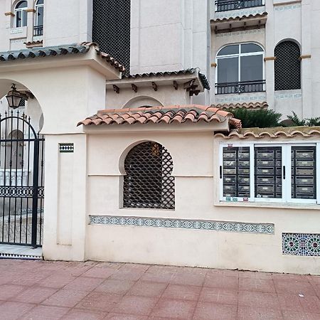Residencia Alhambra Los Cisnes Torrevieja Extérieur photo