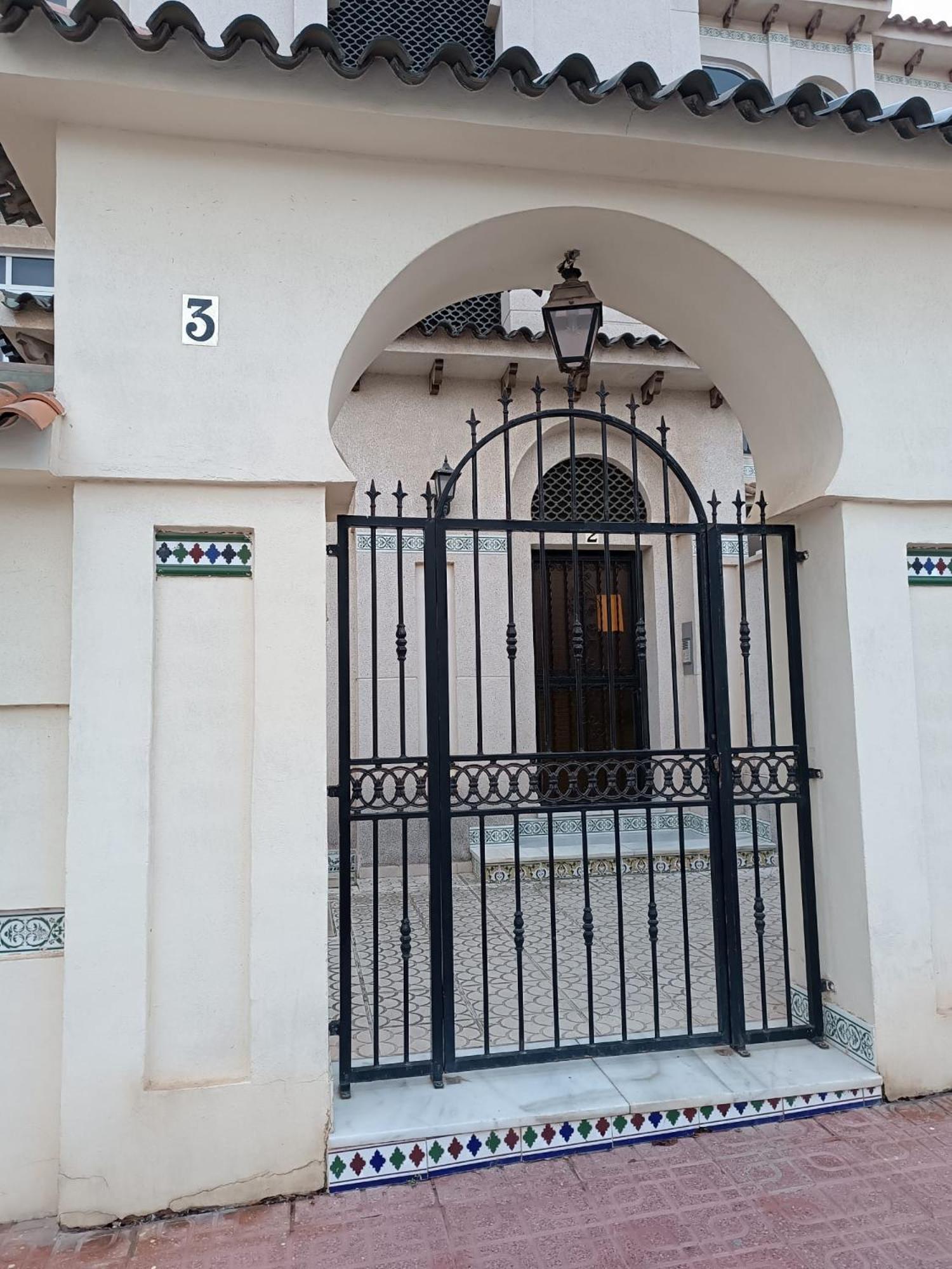 Residencia Alhambra Los Cisnes Torrevieja Extérieur photo
