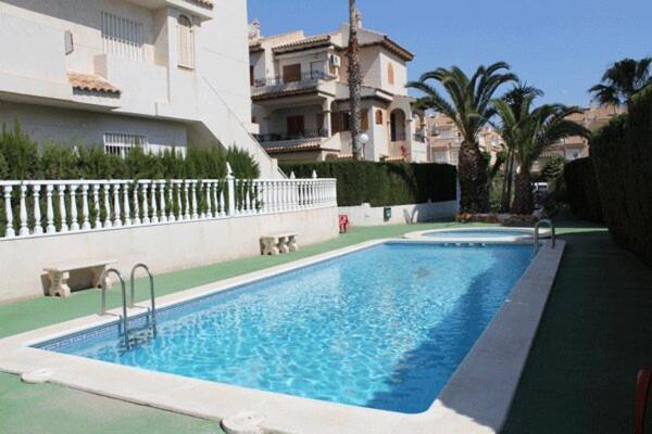 Residencia Alhambra Los Cisnes Torrevieja Extérieur photo